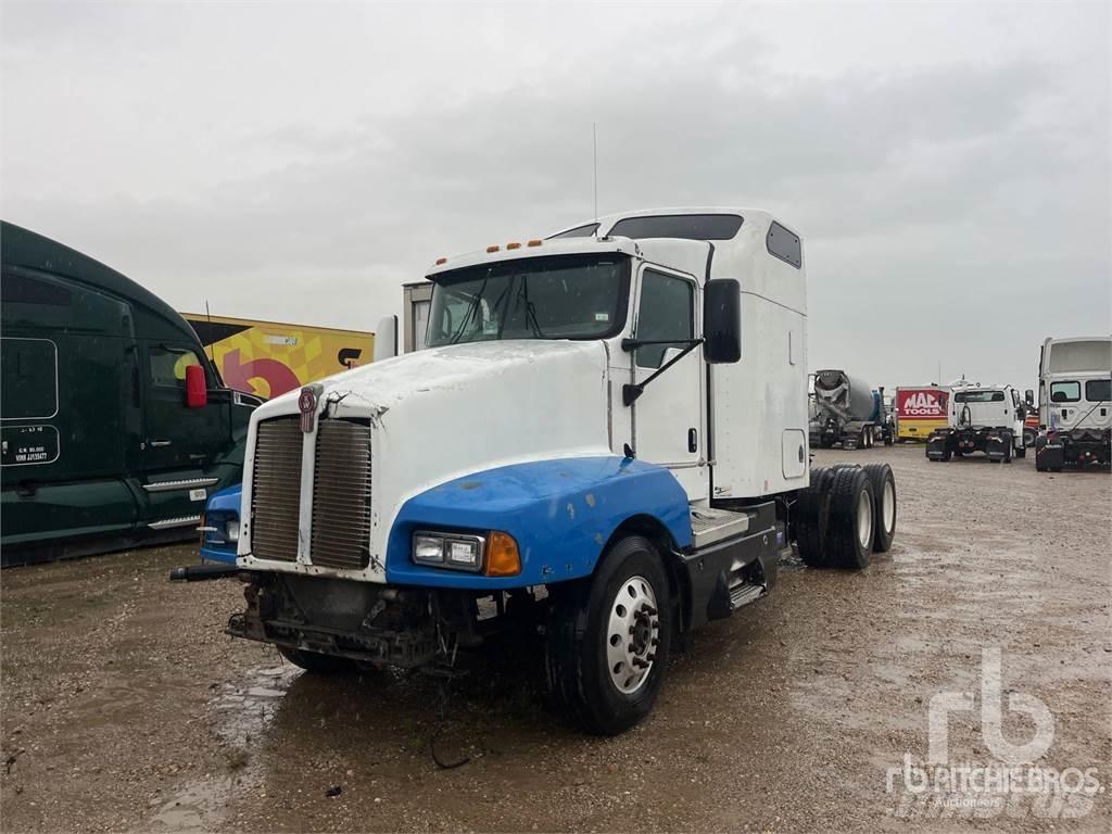 Kenworth T600 Тягачі