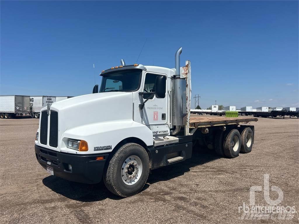 Kenworth T600 Вантажівки-платформи/бокове розвантаження