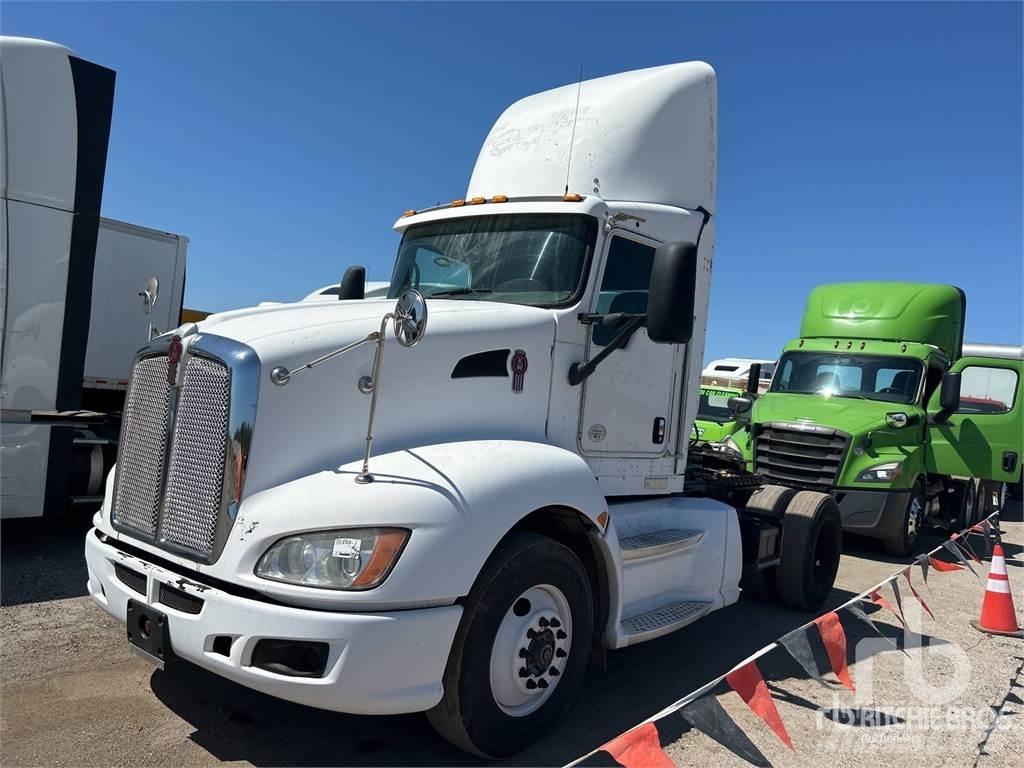 Kenworth T660 Тягачі