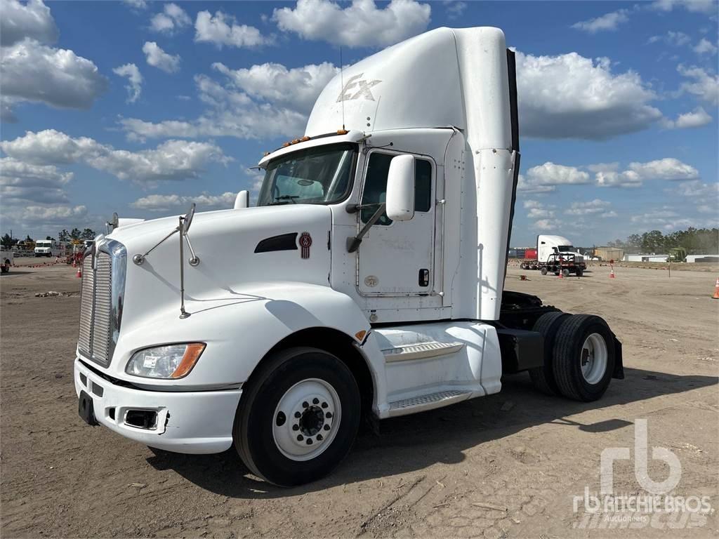 Kenworth T660 Тягачі