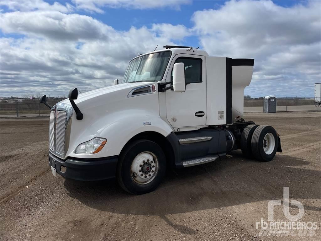 Kenworth T660 Тягачі