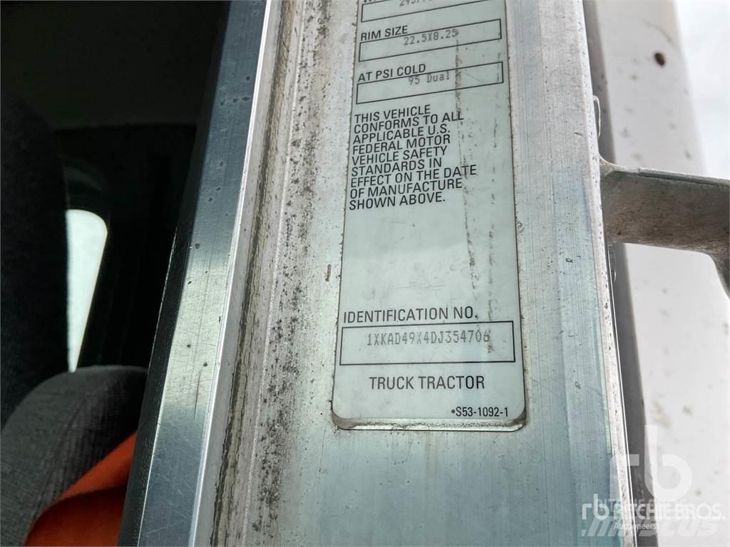Kenworth T660 Тягачі