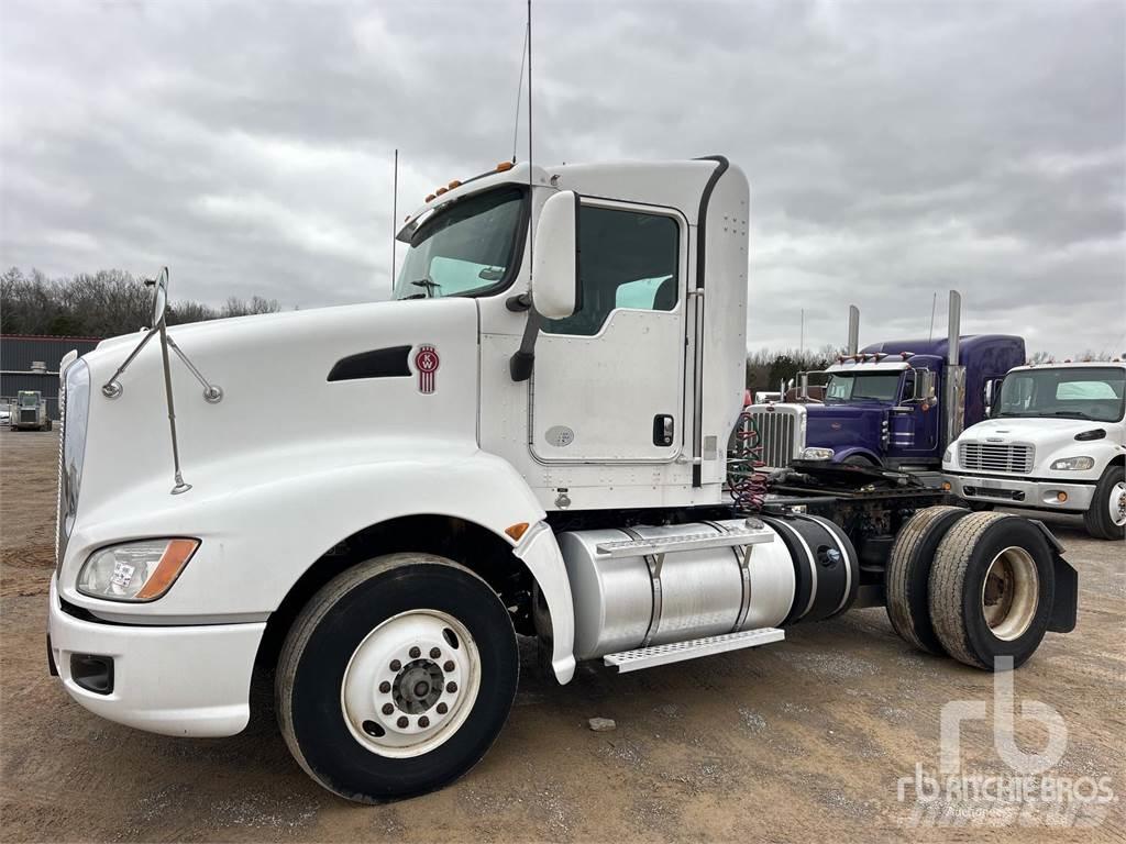 Kenworth T660 Тягачі