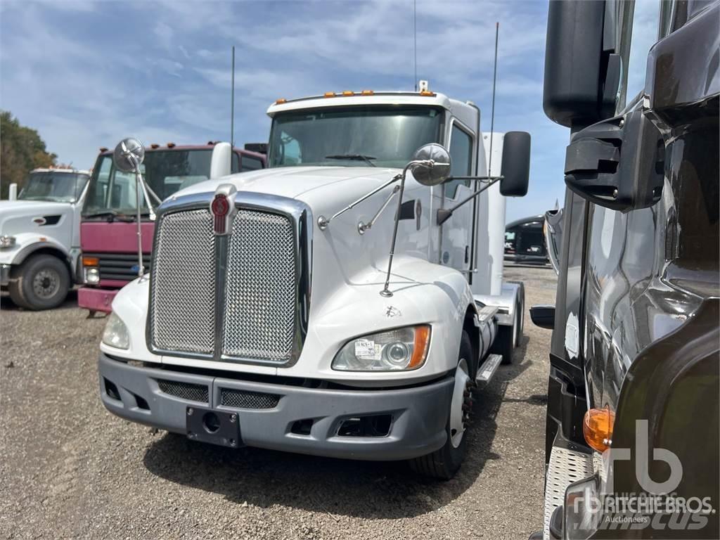 Kenworth T660 Тягачі