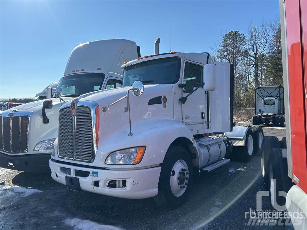 Kenworth T660 Тягачі