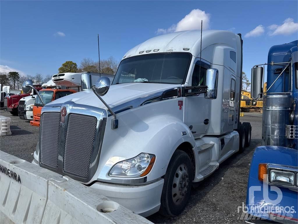 Kenworth T680 Тягачі