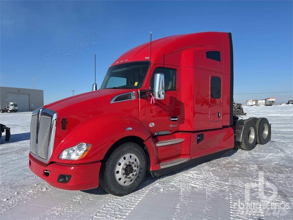 Kenworth T680 Тягачі