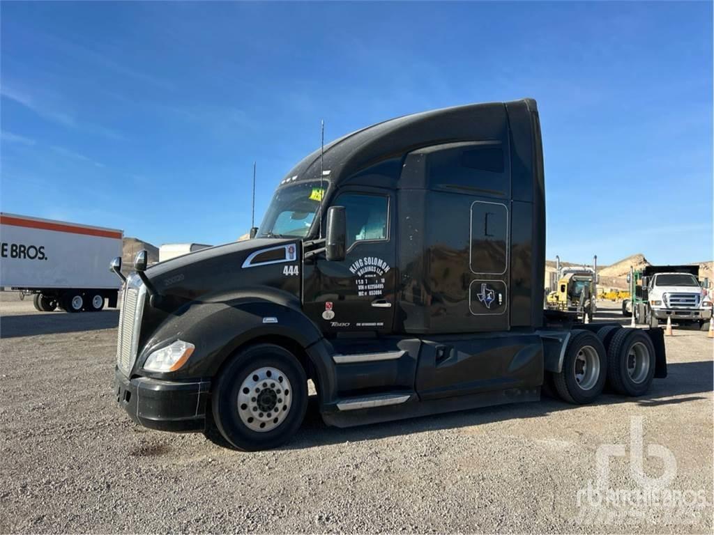 Kenworth T680 Тягачі