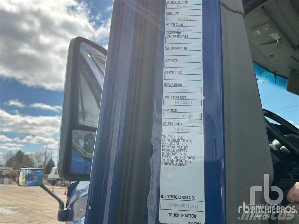 Kenworth T680 Тягачі