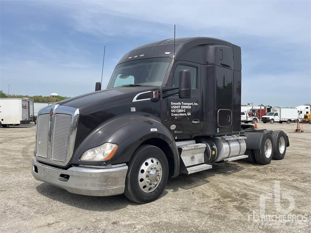 Kenworth T680 Тягачі