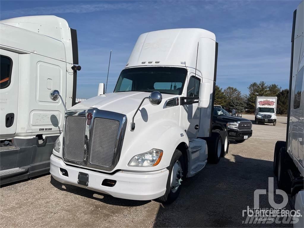 Kenworth T680 Тягачі