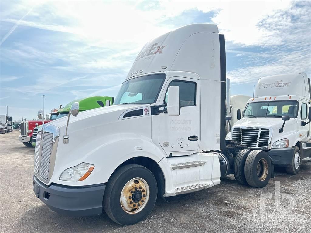 Kenworth T680 Тягачі