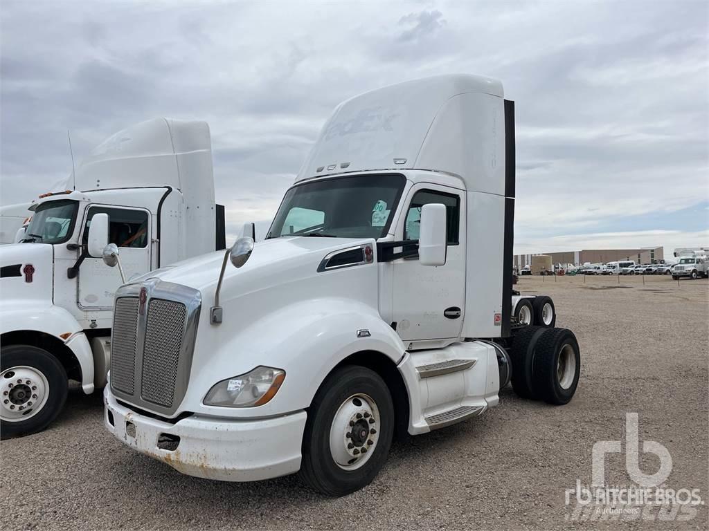 Kenworth T680 Тягачі