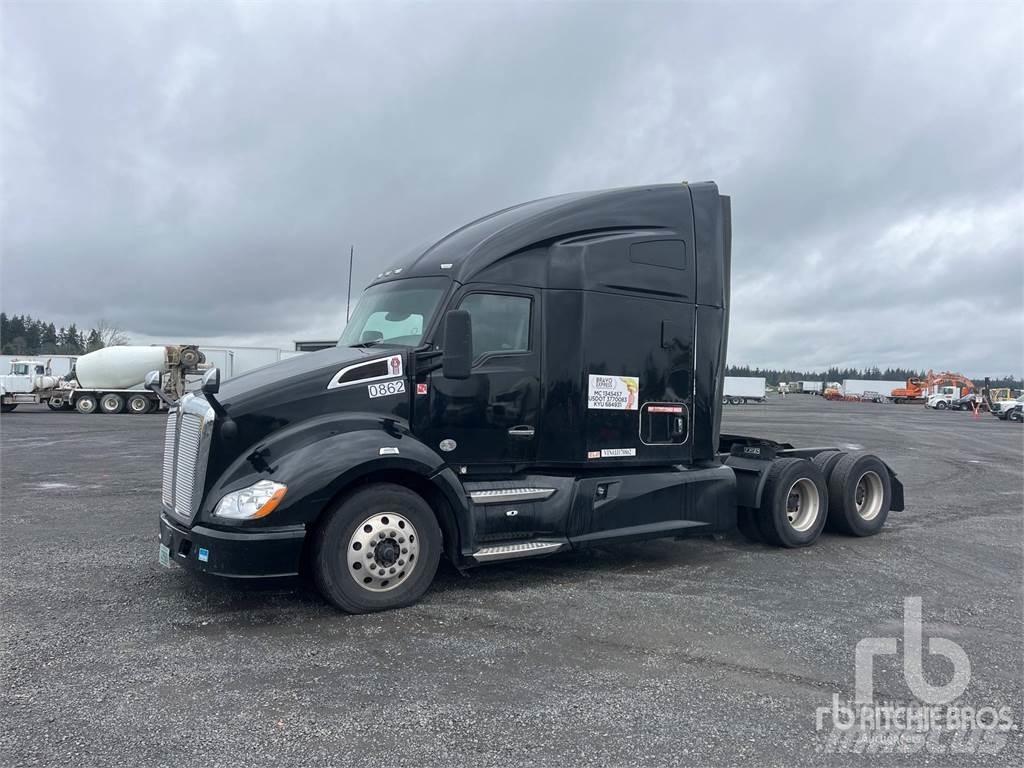 Kenworth T680 Тягачі