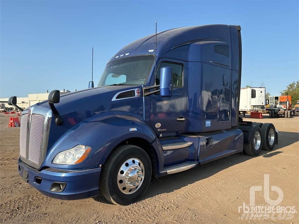 Kenworth T680 Тягачі