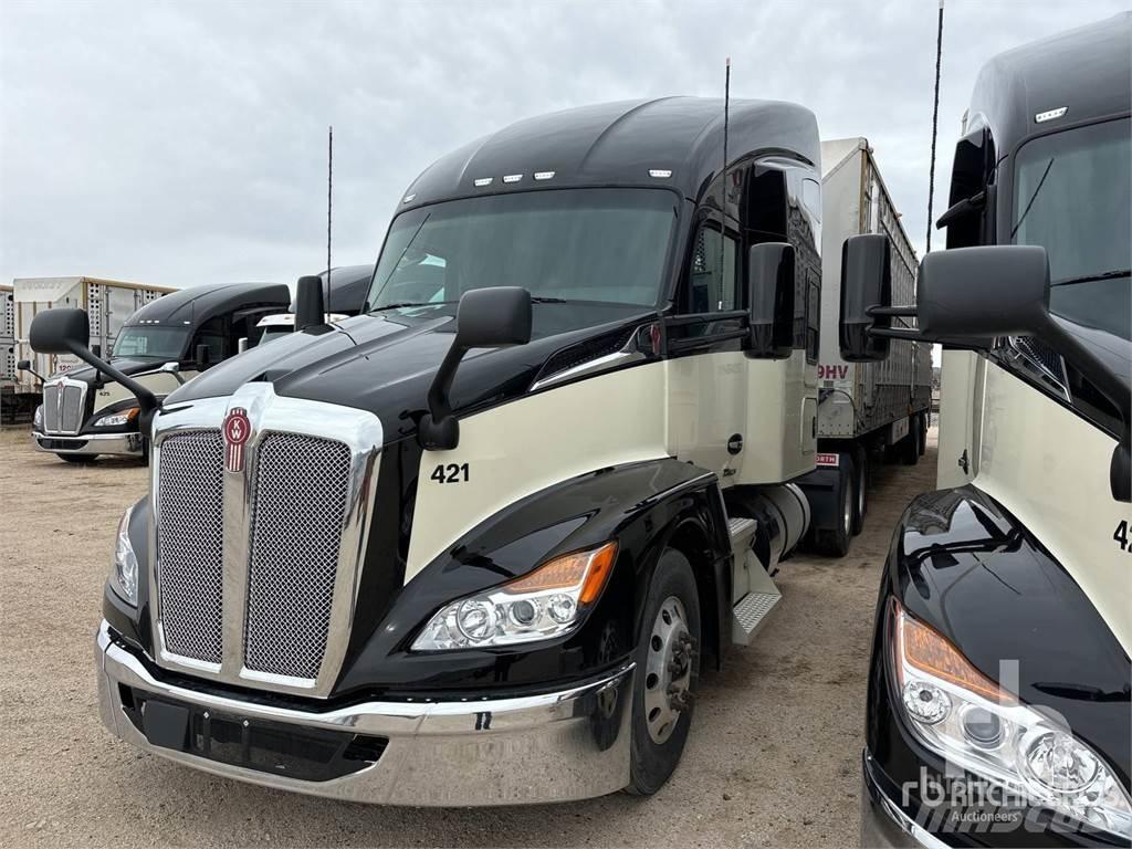 Kenworth T680 Тягачі