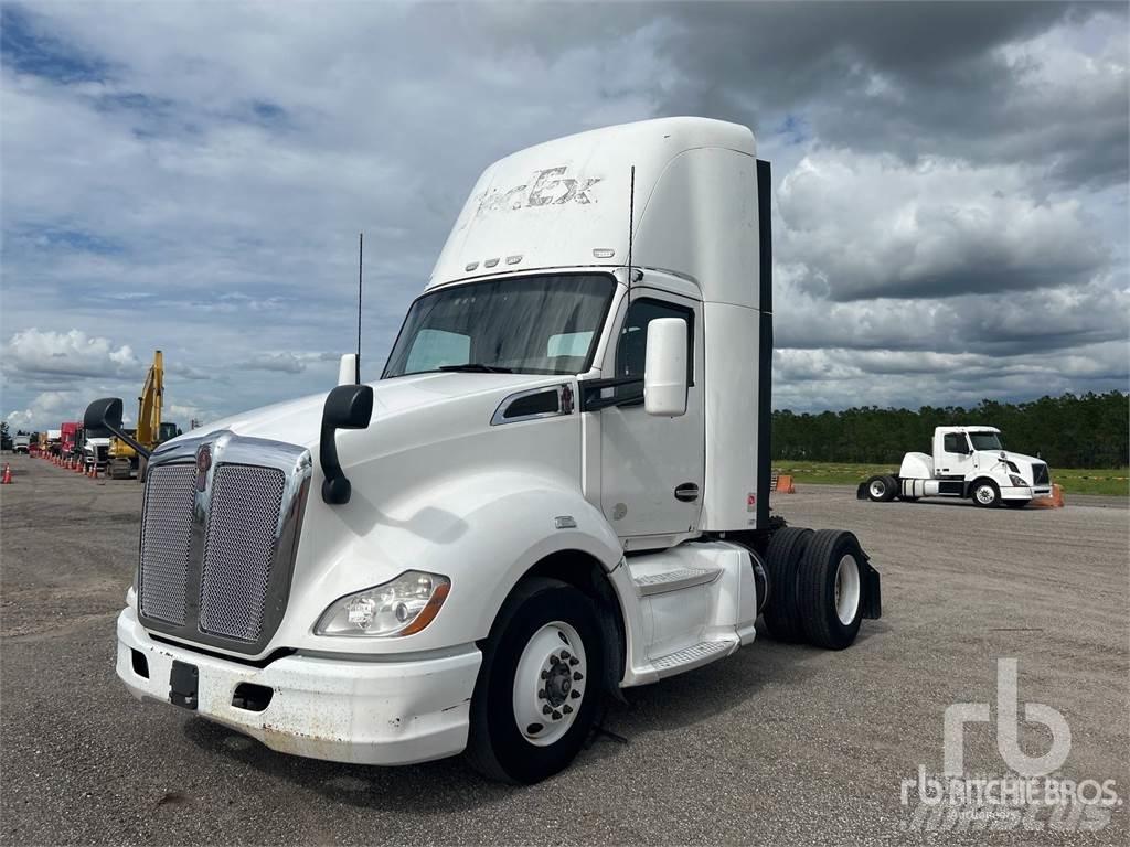Kenworth T680 Тягачі