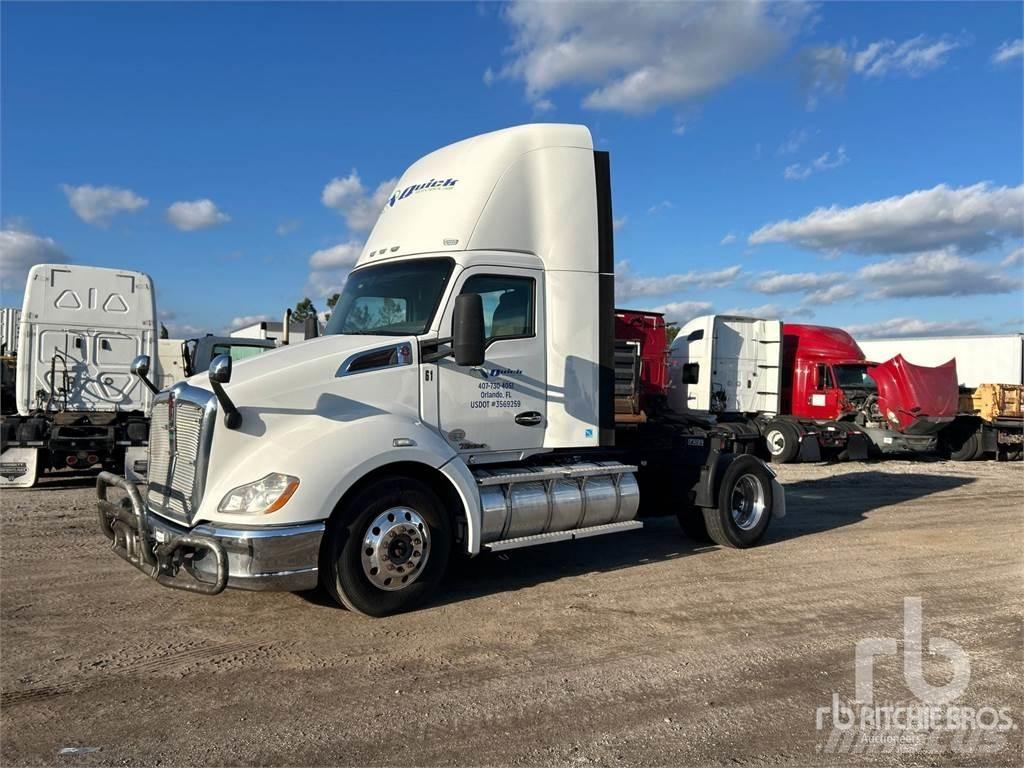 Kenworth T680 Тягачі