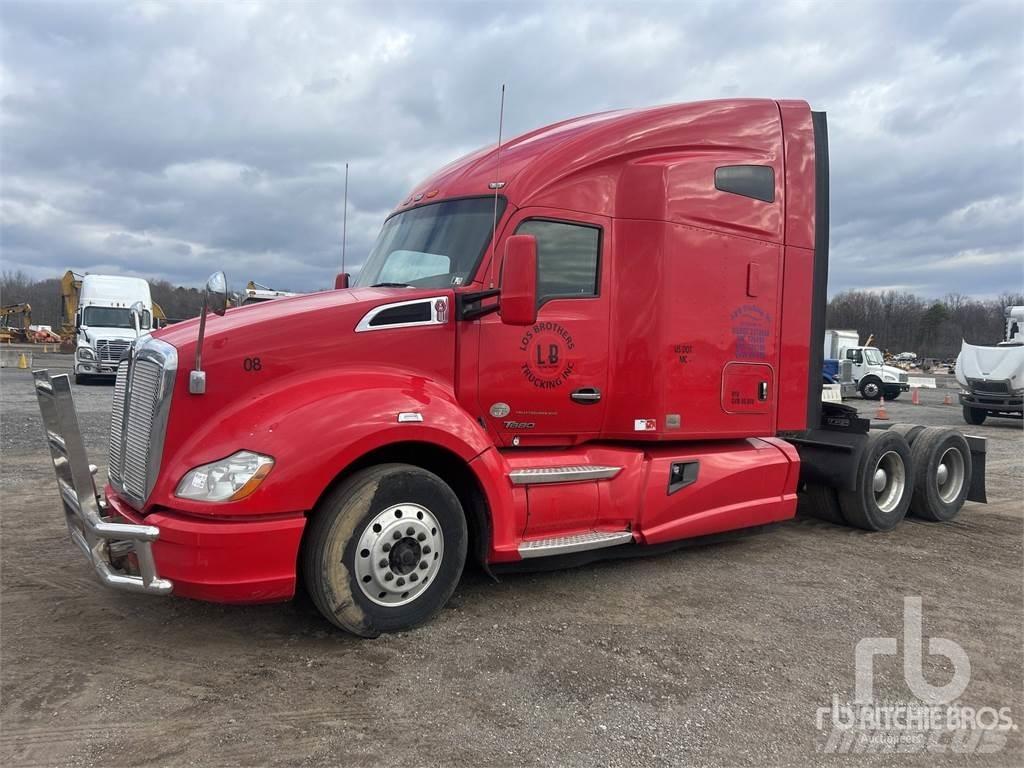Kenworth T680 Тягачі