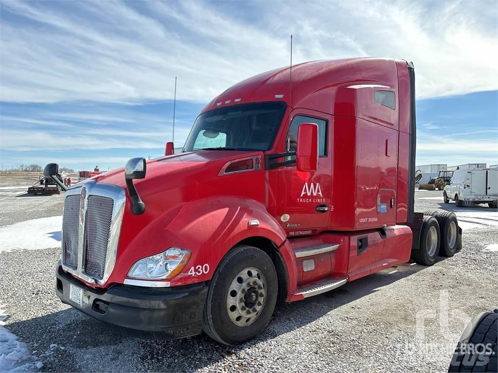 Kenworth T680 Тягачі