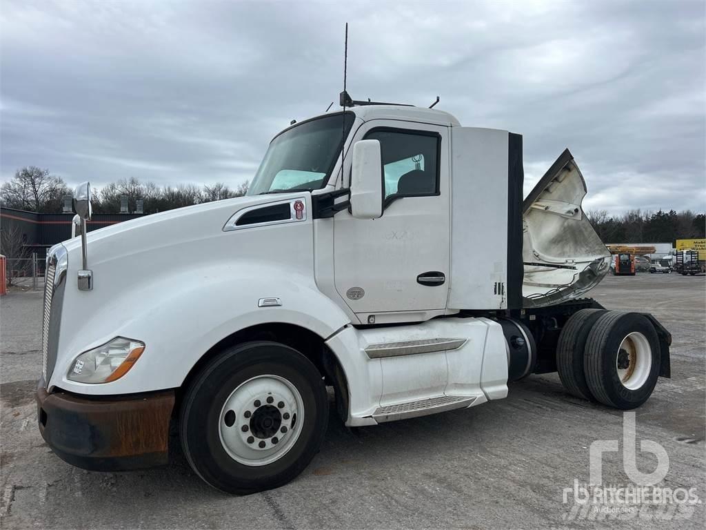 Kenworth T680 Тягачі