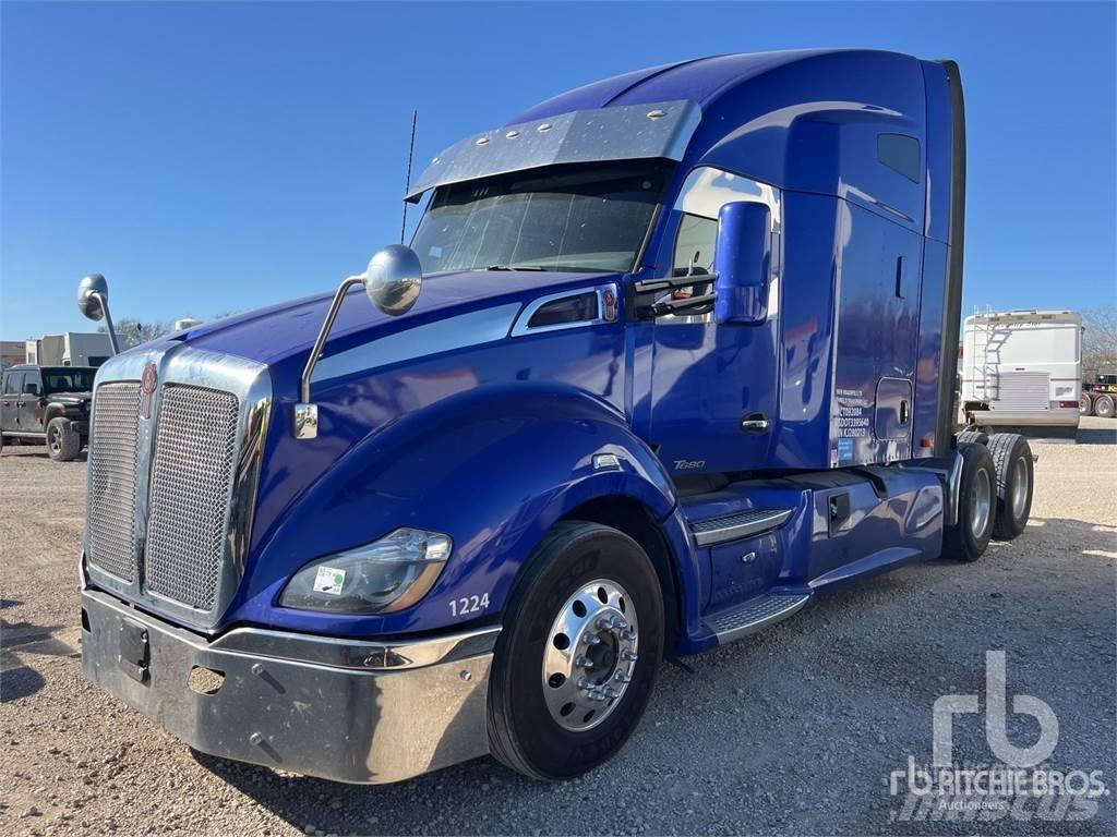 Kenworth T680 Тягачі