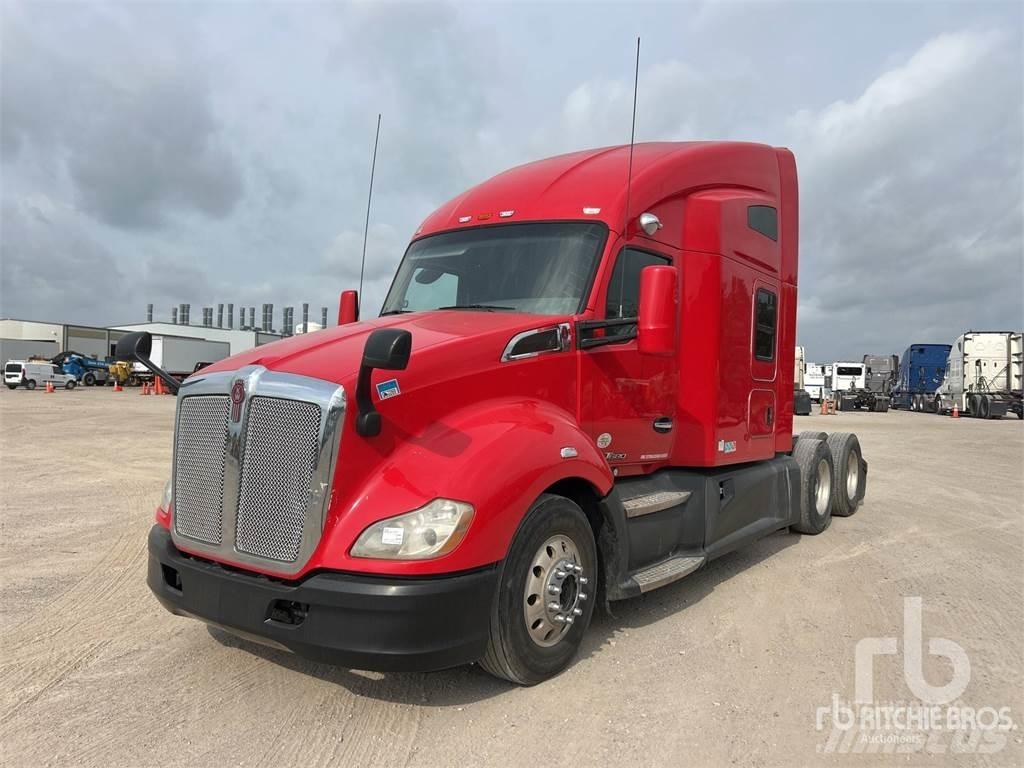 Kenworth T680 Тягачі
