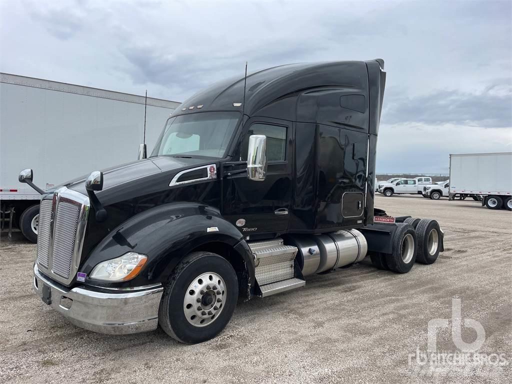 Kenworth T680 Тягачі