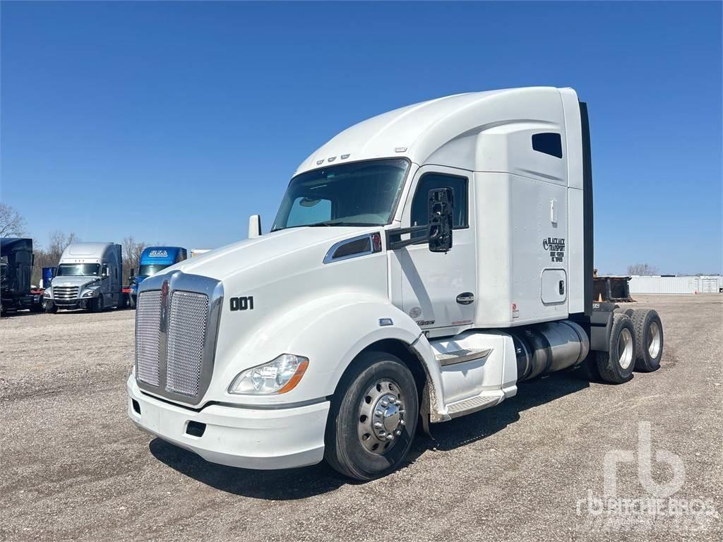 Kenworth T680 Тягачі