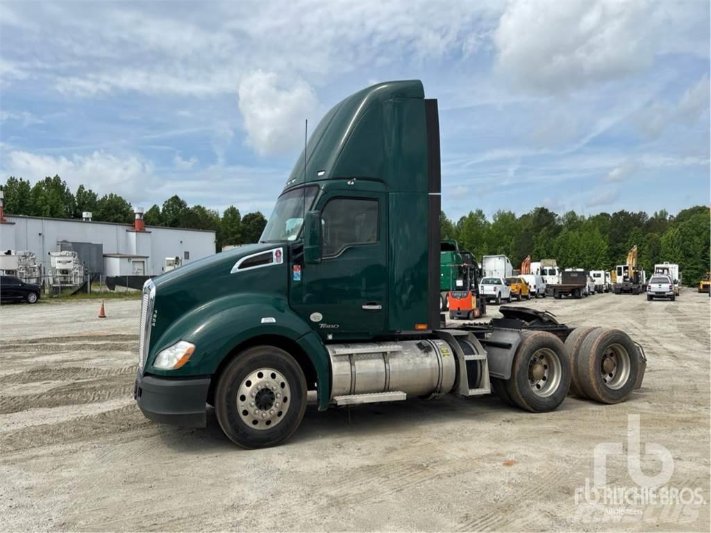 Kenworth T680 Тягачі