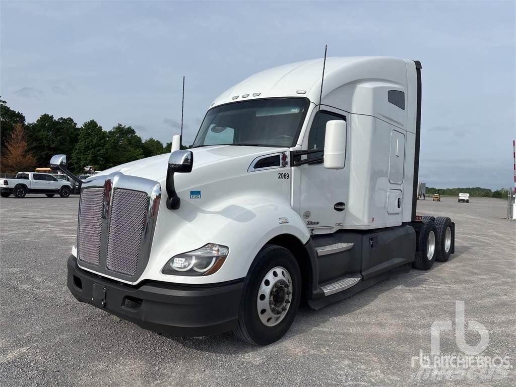 Kenworth T680 Тягачі
