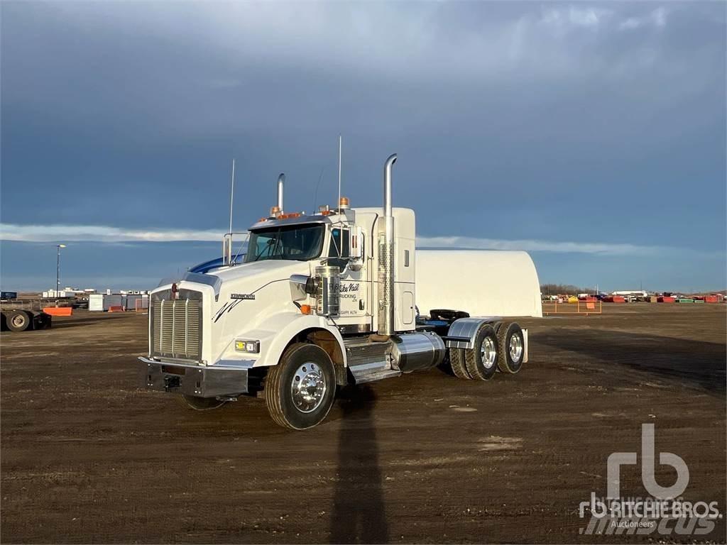 Kenworth T800 Тягачі