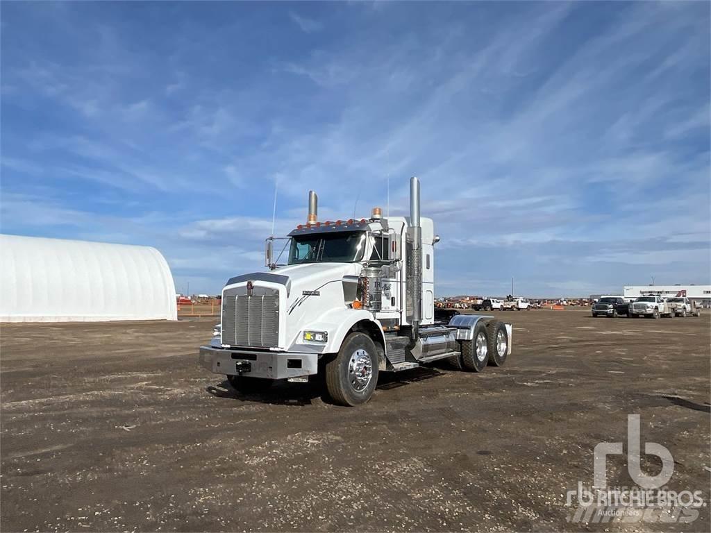 Kenworth T800B Тягачі