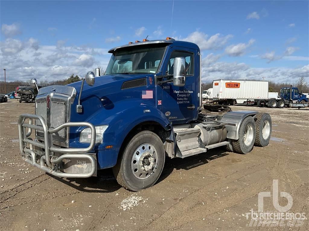 Kenworth T880 Тягачі