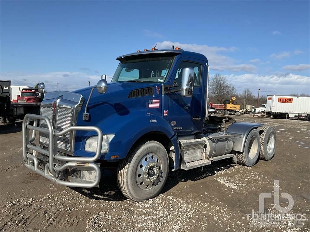 Kenworth T880 Тягачі