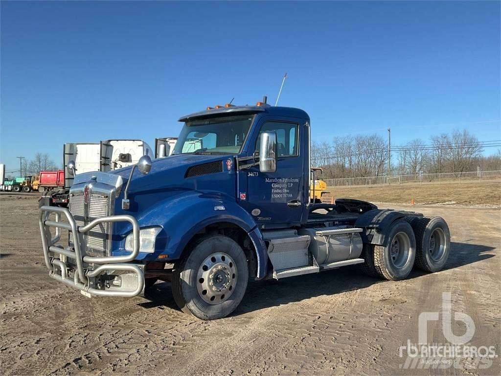 Kenworth T880 Тягачі