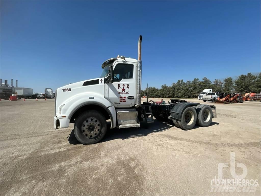 Kenworth T880 Тягачі