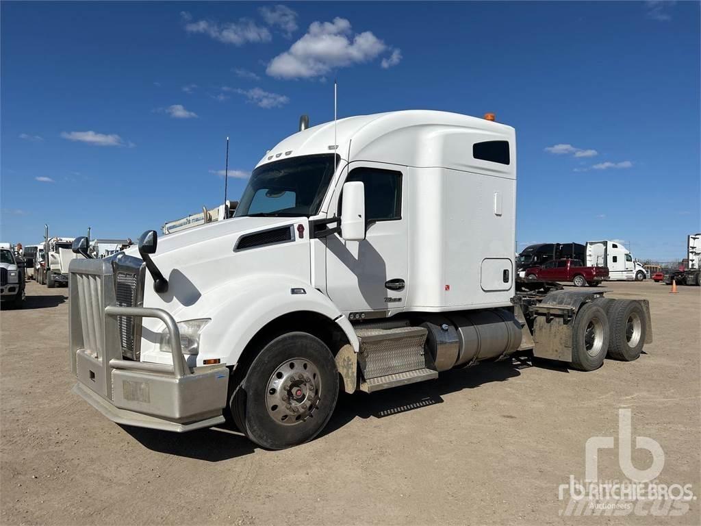 Kenworth T880 Тягачі