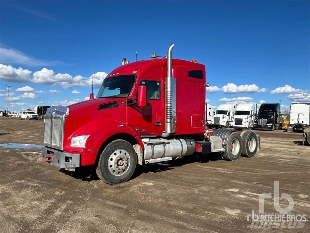 Kenworth T880 Тягачі