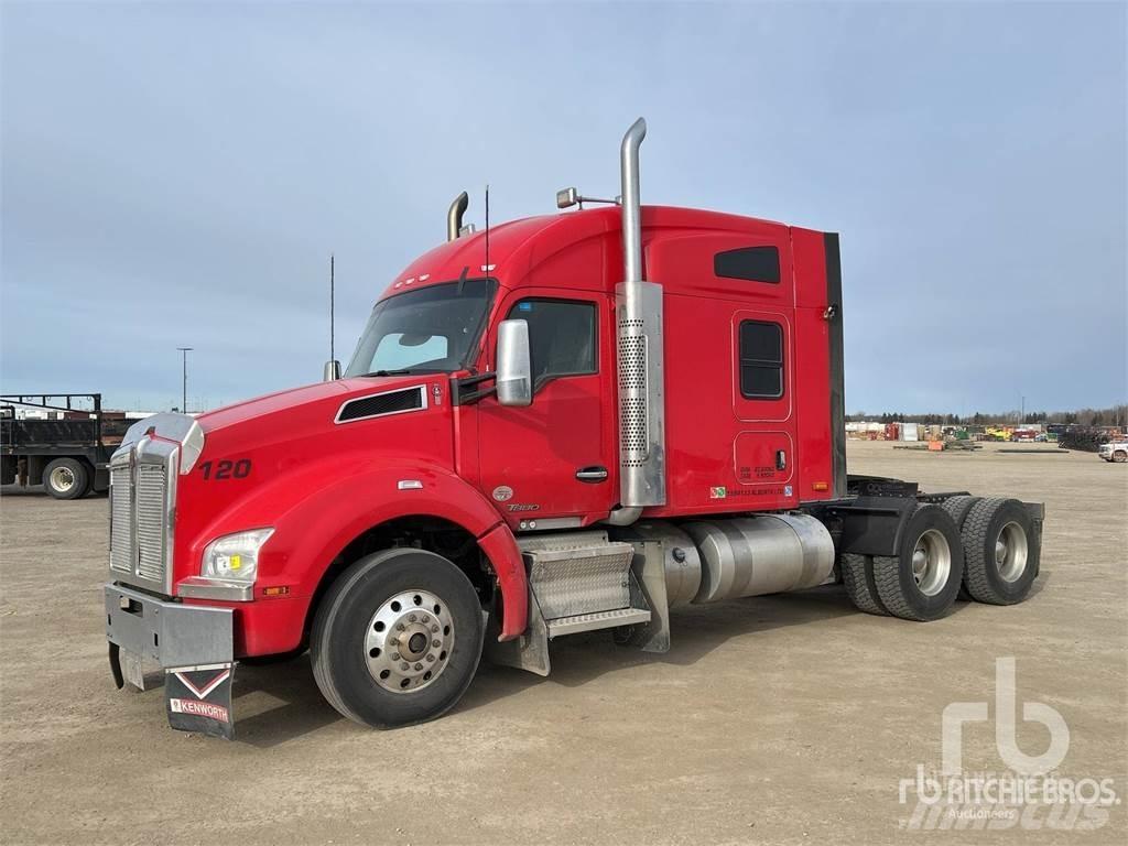 Kenworth T880 Тягачі