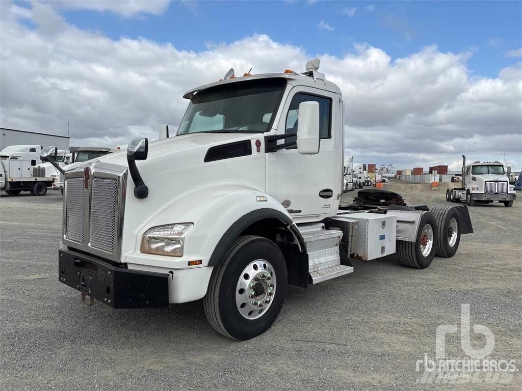 Kenworth T880 Тягачі