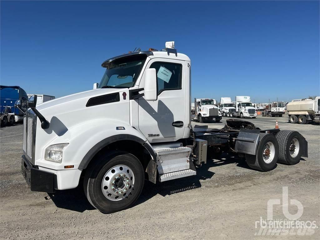 Kenworth T880 Тягачі
