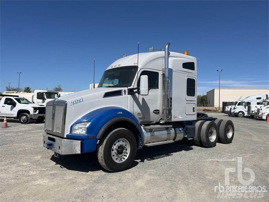 Kenworth T880 Тягачі