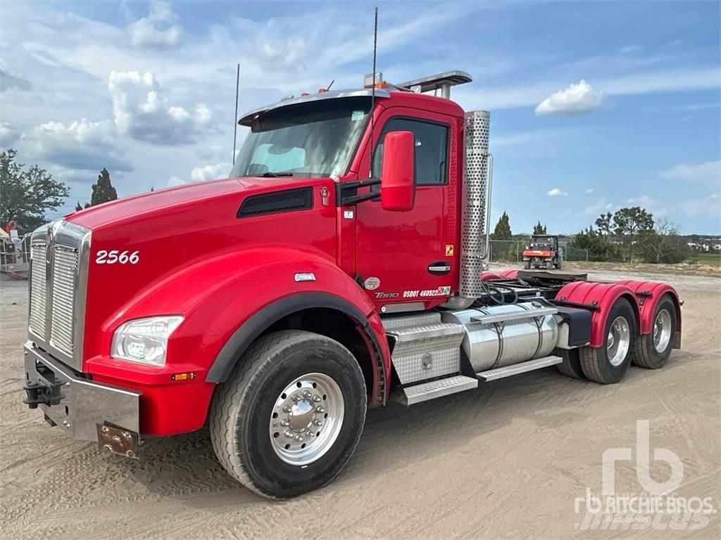 Kenworth T880 Тягачі