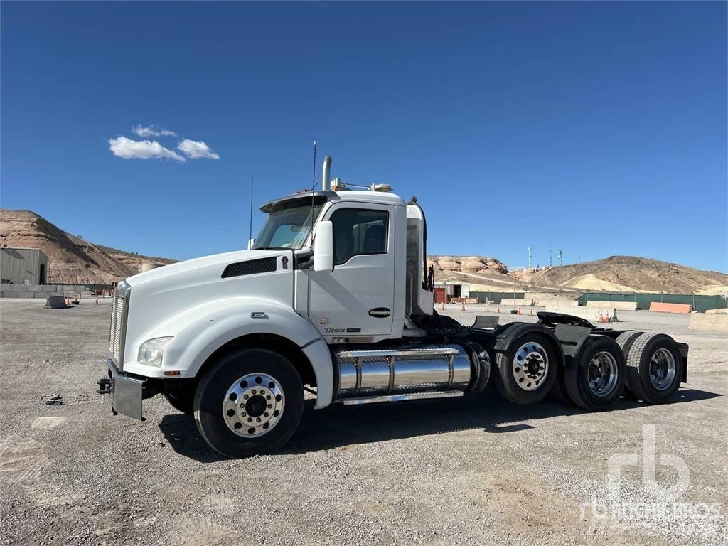 Kenworth T880 Тягачі