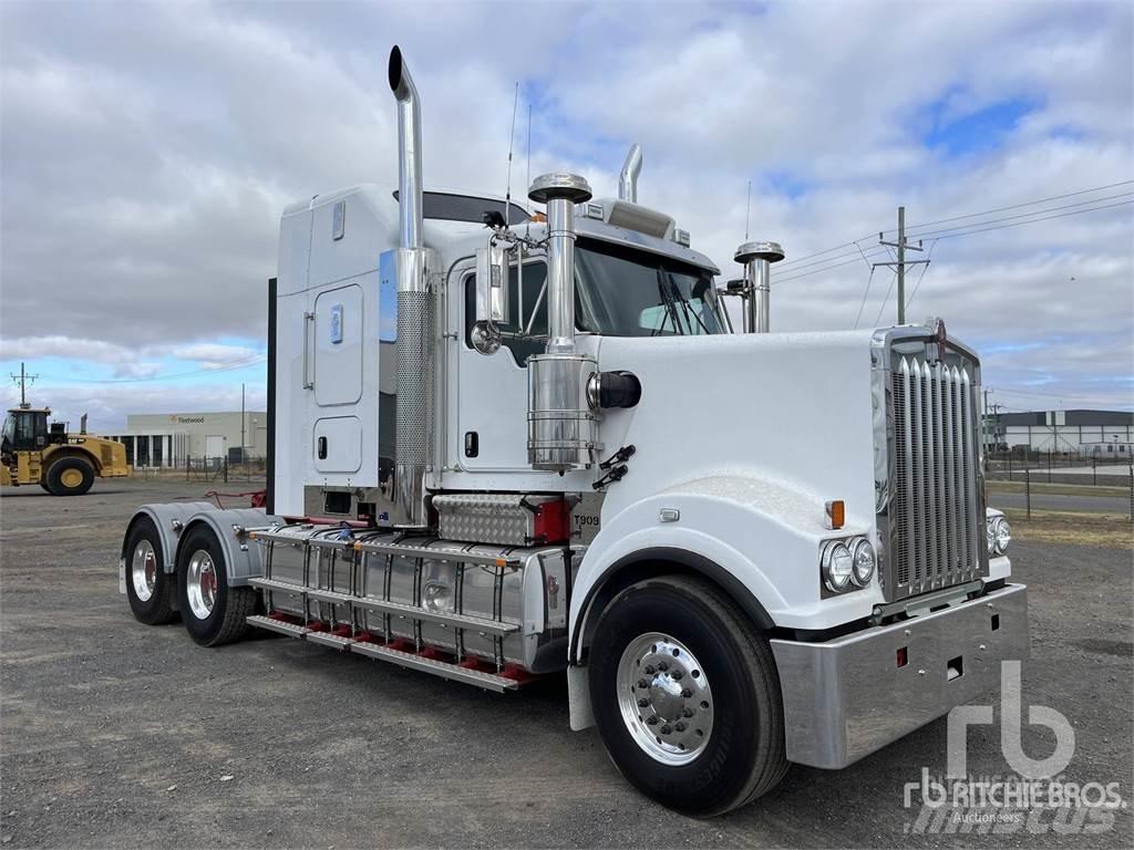 Kenworth T909 Тягачі