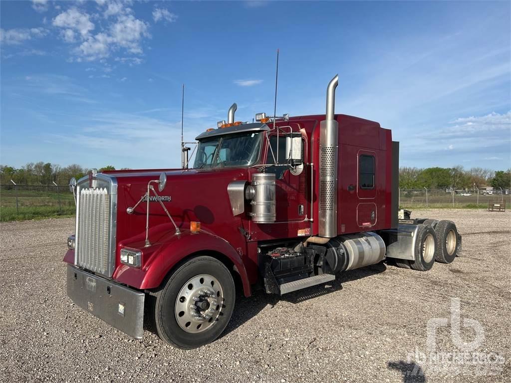 Kenworth W900 Тягачі