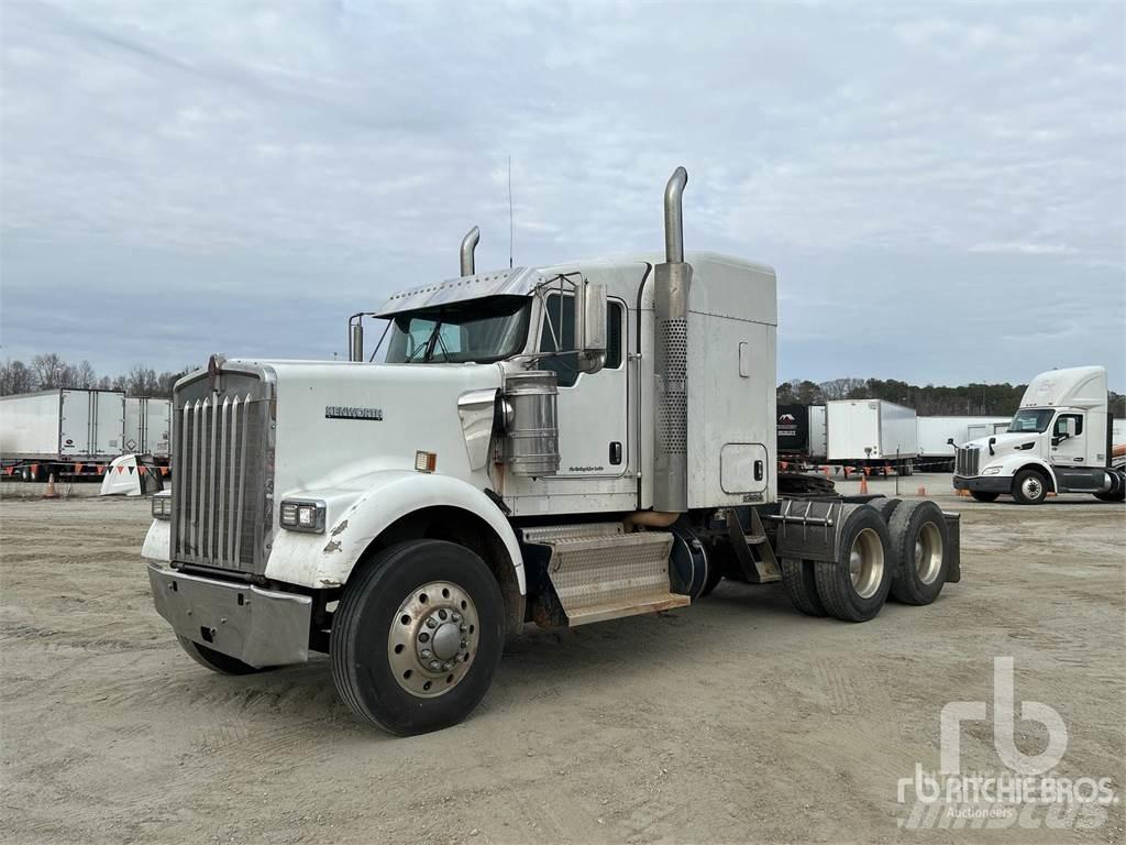 Kenworth W900 Тягачі