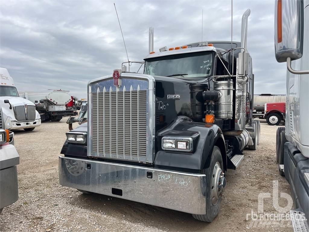 Kenworth W900 Тягачі