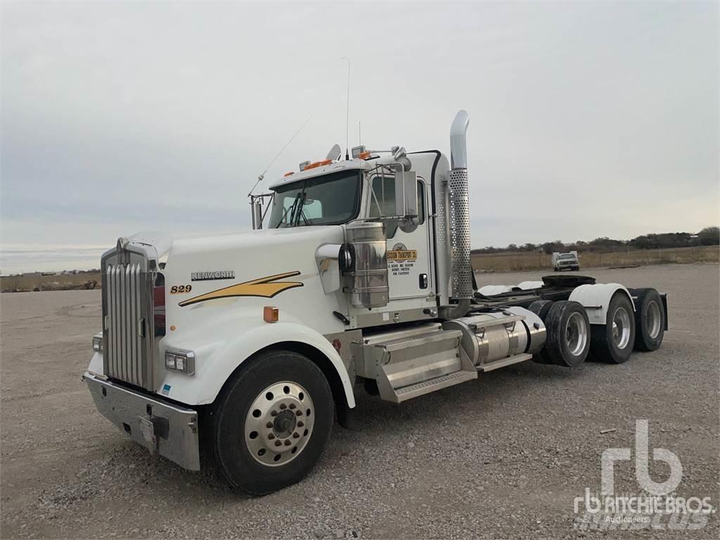 Kenworth W900 Тягачі